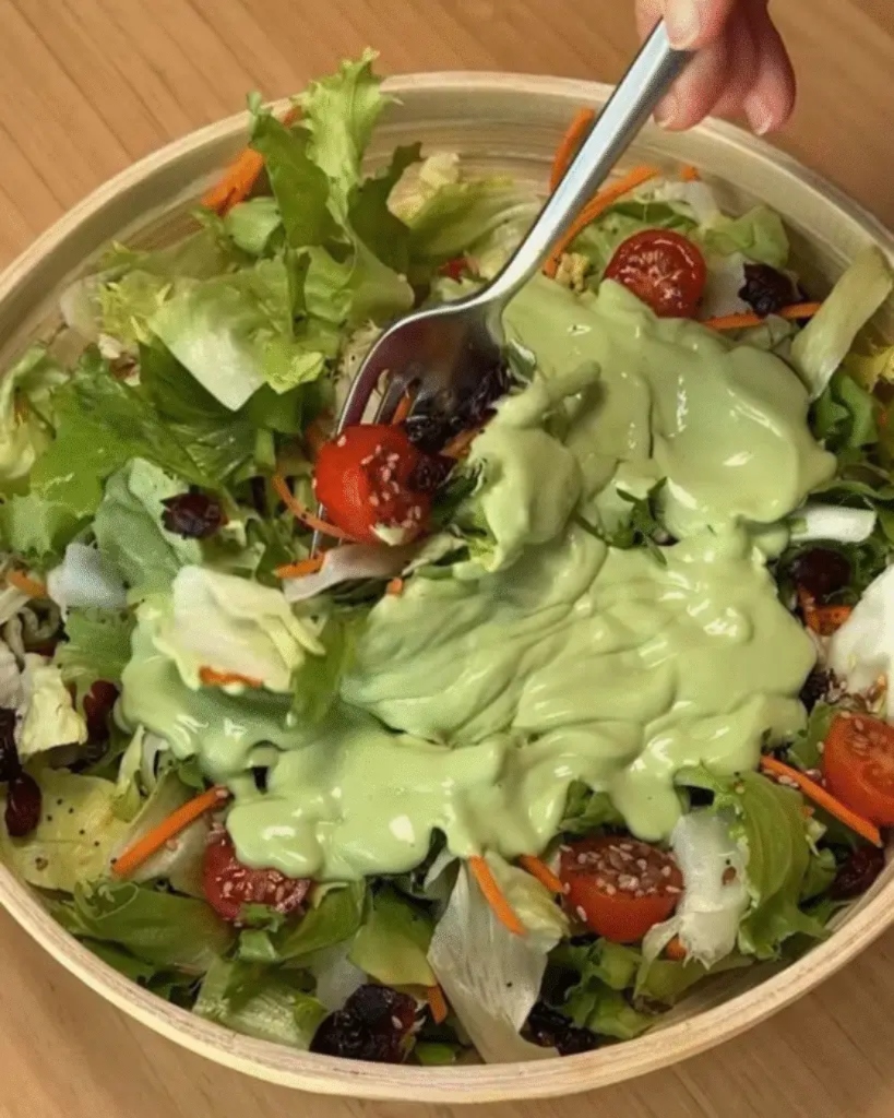 Salada fresca com molho