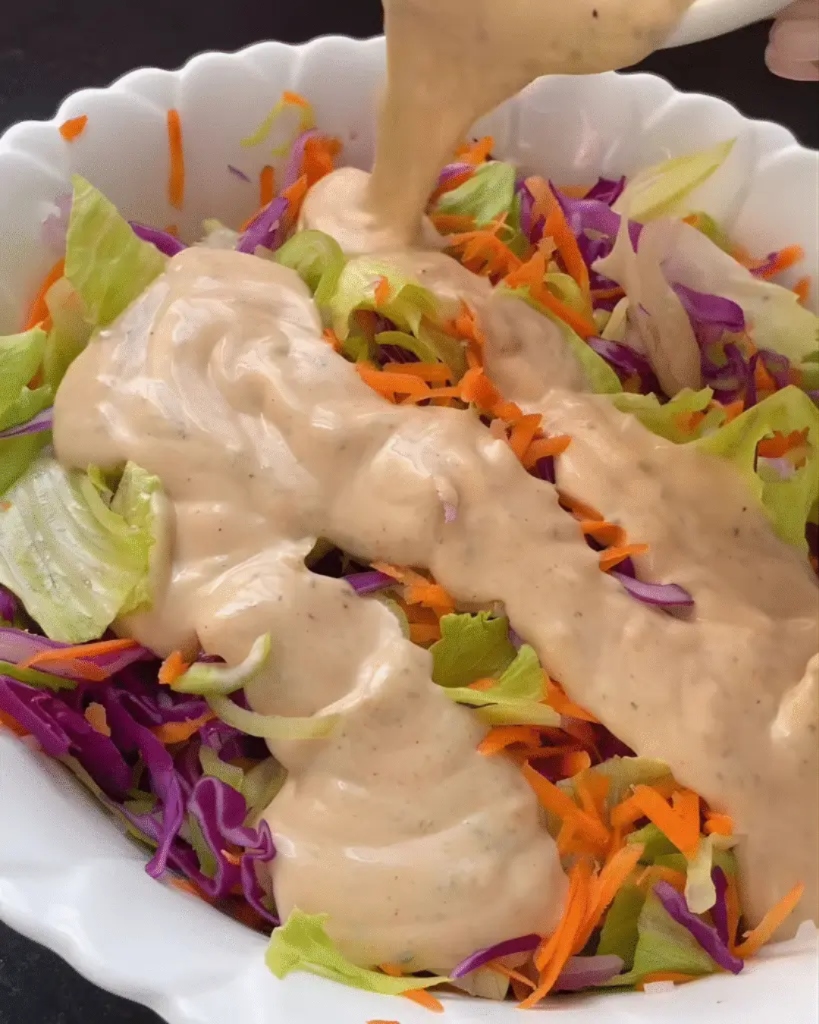 Salada com molho irresistível